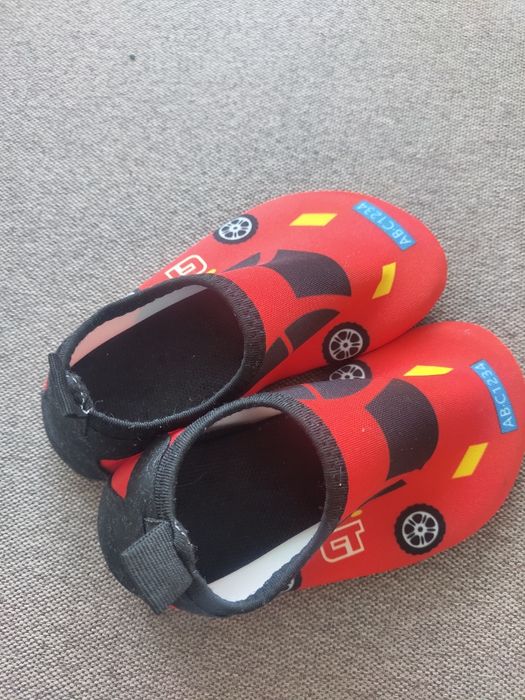 Продам аквашузы (тапочки для моря и бассейна) 25 размер