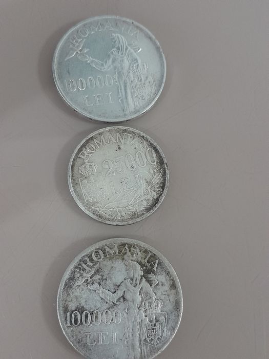 Monezi românești se vând toate la prețul de 500 lei