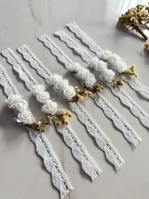 Бутониери и гривни