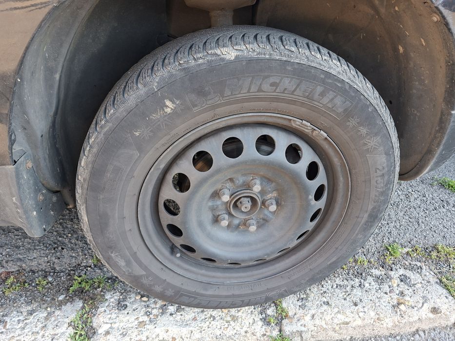 Vand 4 roti 215/65/R16