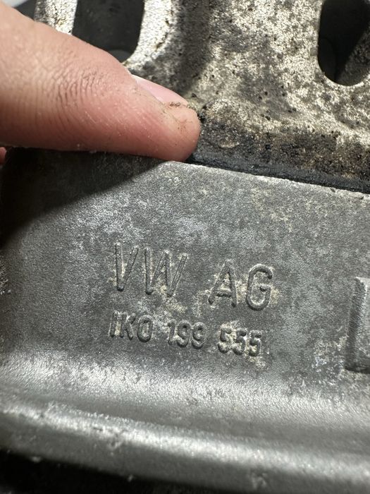 Suport tampon cutie de viteze Volkswagen Vw Golf 5 1.9 TDI Jetta