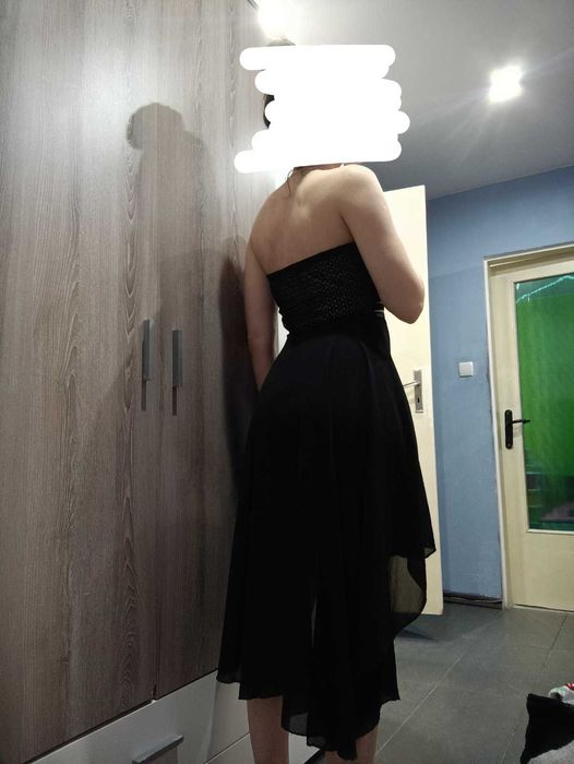 Черна рокля с опашка