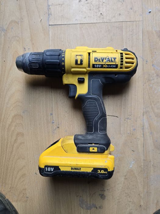 Vand filetanta  DeWalt DCD776