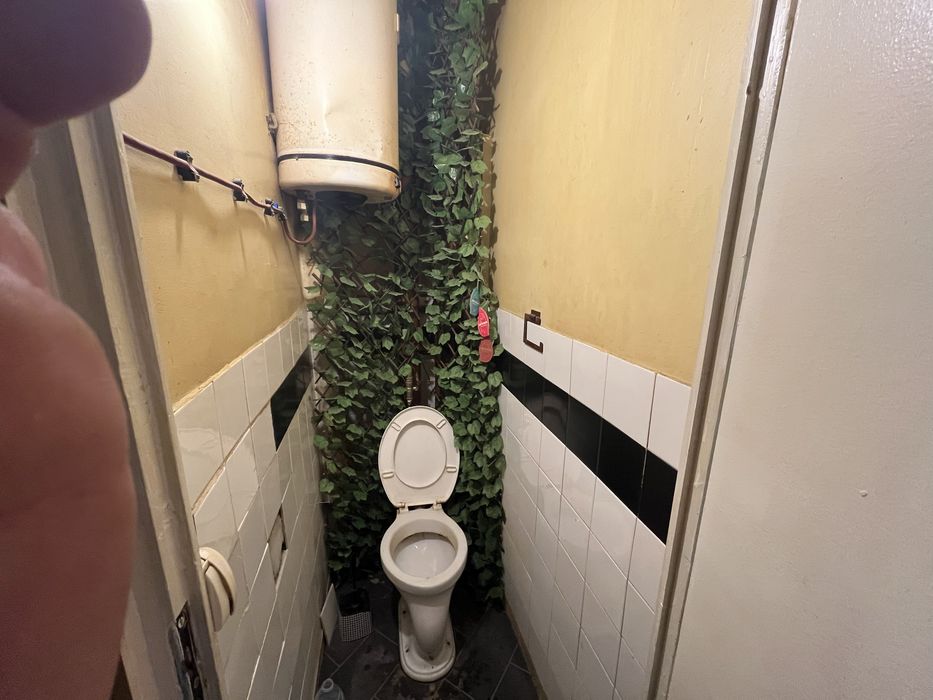 Дава се под наем Четиристаен апартамент в Варна, Цветен квартал - 100 кв.м за 510 € - Снимка #1