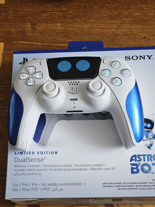 Джойстик ps5 astro bot