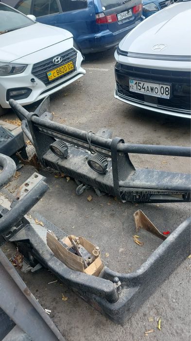 Продам срочно  бампер крузак 105