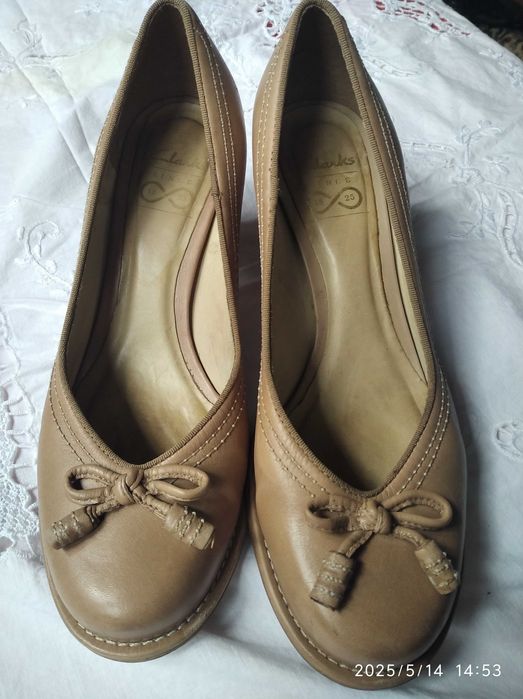 Mango дамски балеринки; Geox обувки,Ecco сандали, Clarks обувки