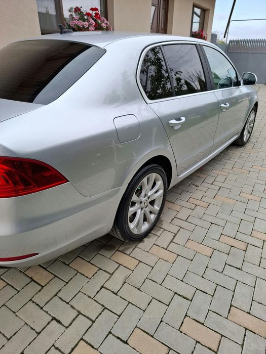 SKODA Superb 0 — imagine 2