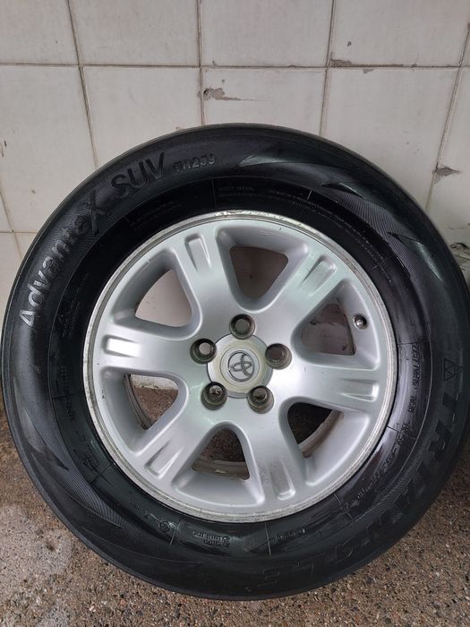 Продам диски Тойота с шинами
