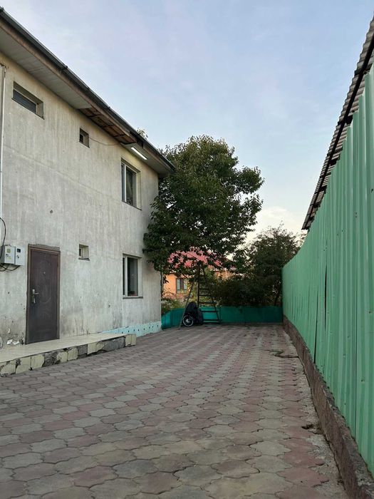 Продаётся роскошный двухэтажный дом