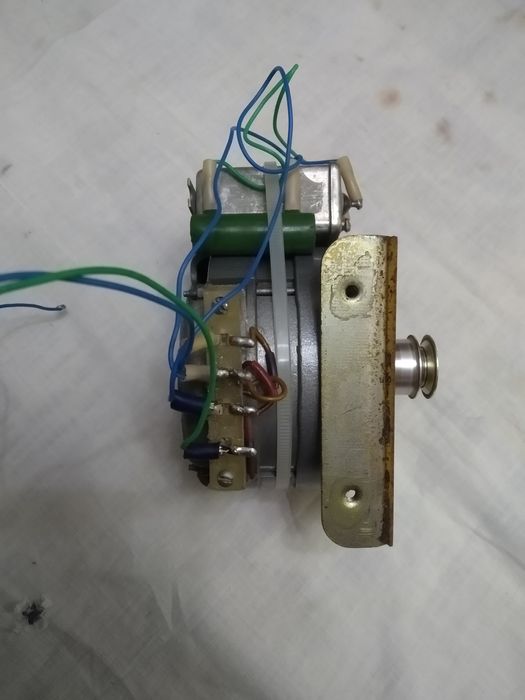 Электродвигатель,мотор.