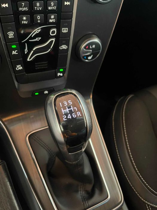 Volvo v40 D2 120cp