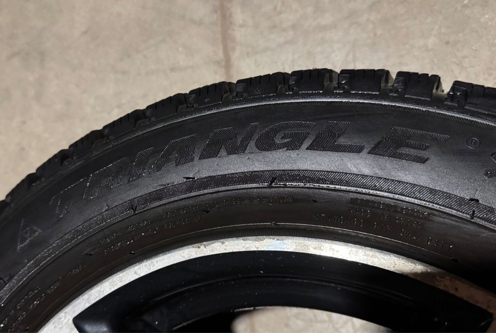 Продам зимний комплект резины с дисками TRIANGLE 185/65 R15