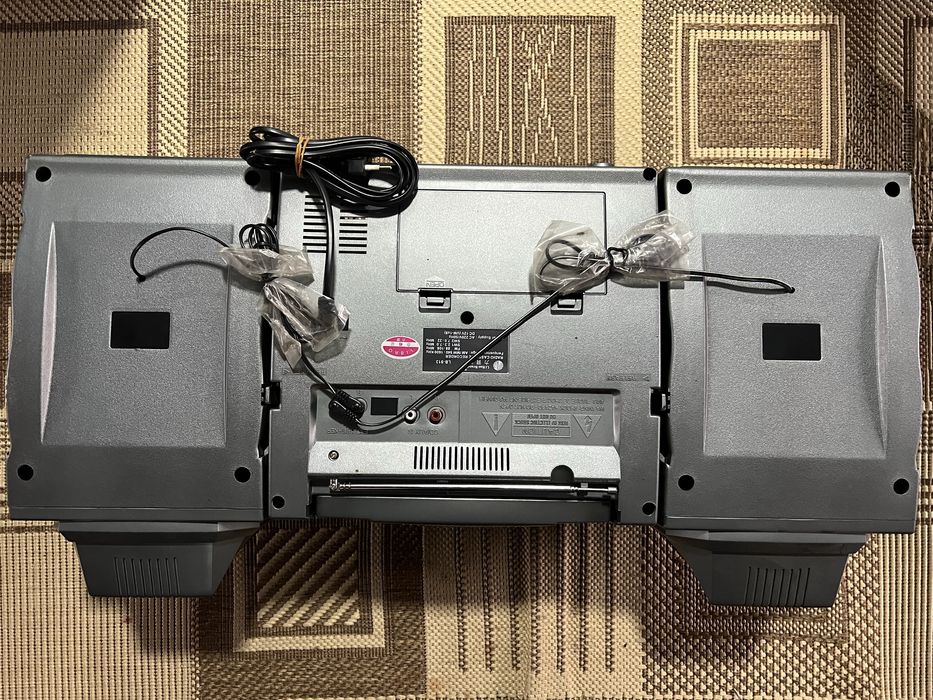 Продам магнитофон