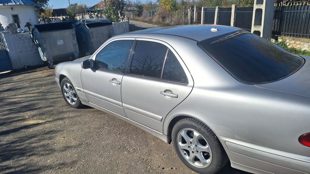 Vând Mercedes Benz E220CDI
