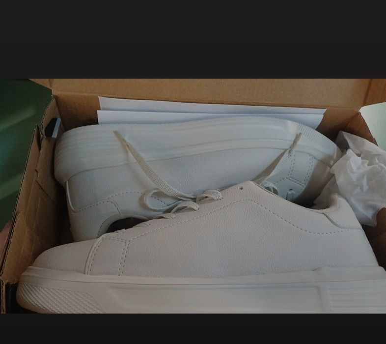 Pantofi sport versatili