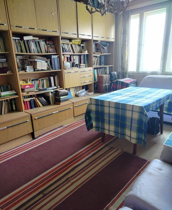 Продавам тристаен апартамент  117 кв.м, 50 кв.м и 30 кв.м