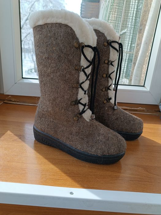 Срочно продам сапоги- валашки 36 размер