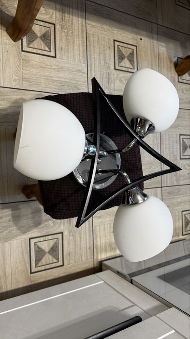 Продам люстру 3 рожка