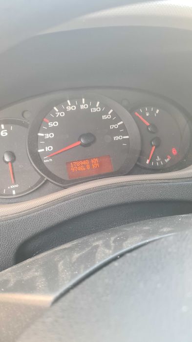 NIssan NV400 Vehicul polivalent