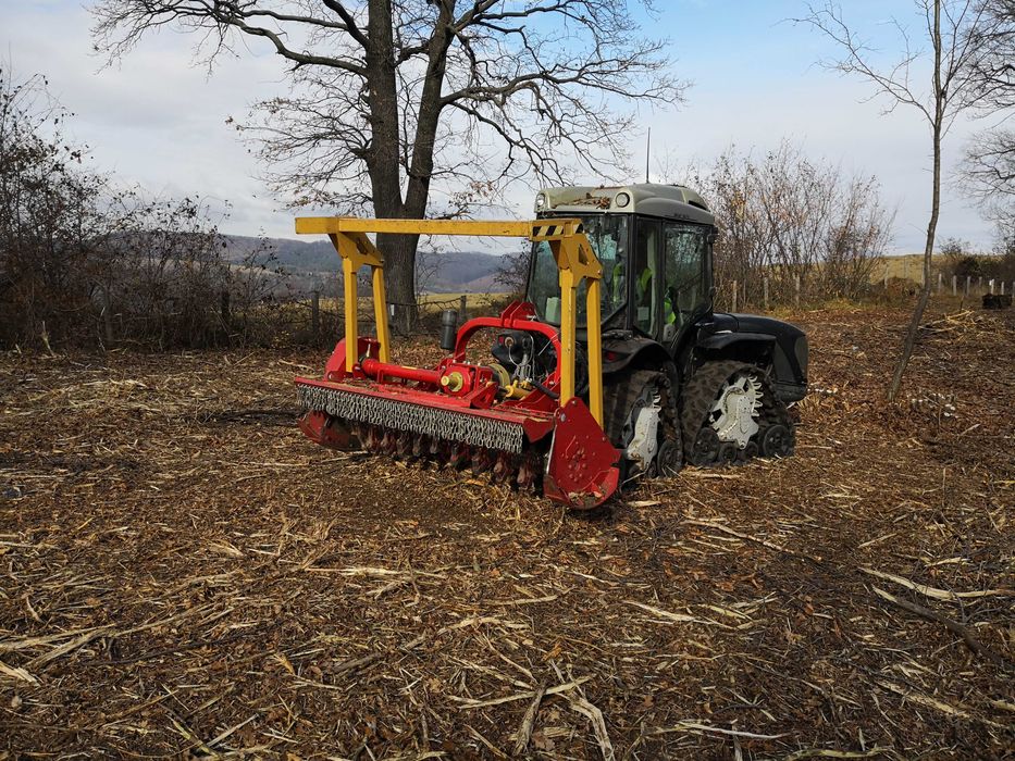Tractor senilat Carraro Mach4 cu tocător forestier Seppi Miniforst 175