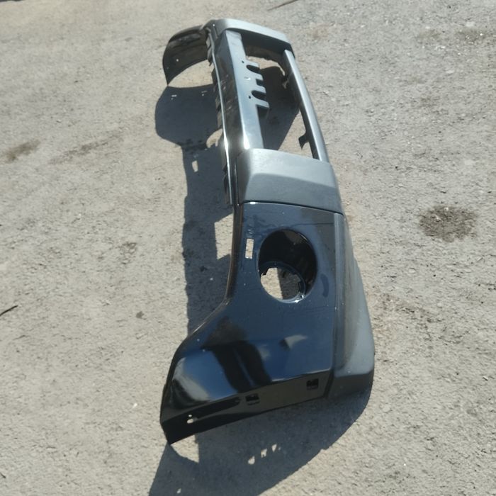 Бампер передний.