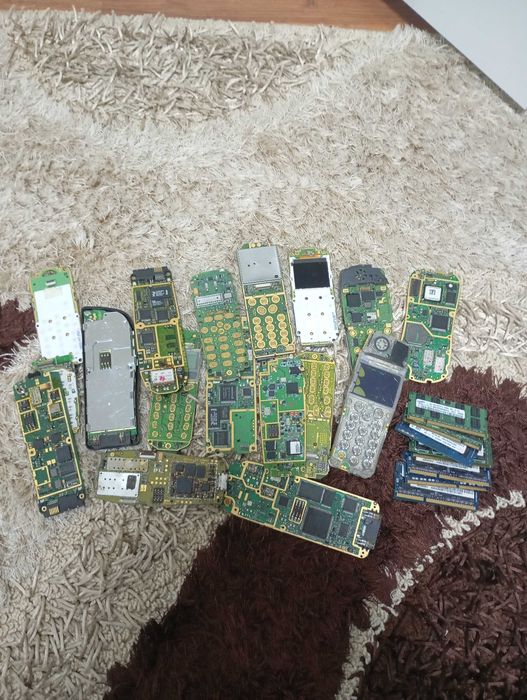 Placi telefoane vechi