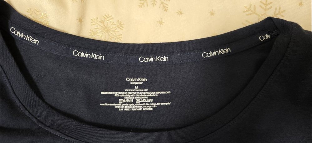 Нова.  Дамска оригинална блузка.  Calvin Klein