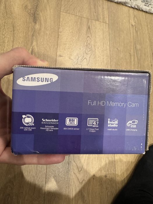 Видеокамера Samsung Full HD Memory Cam