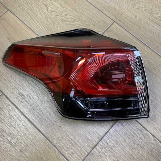 Фара, фонарь на Toyota RAV4