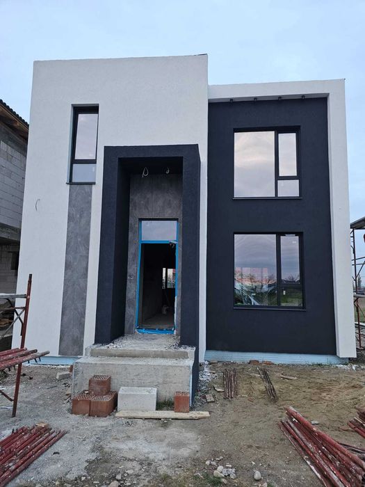 Construim case la rosu/Finisaje/Fatade//Fundatii/Acoperisuri