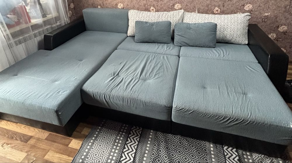 Продам угловой диван.