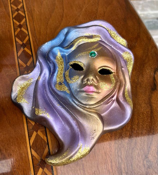 Deosebite masti venetiene-ceramica pictata manual-Italia