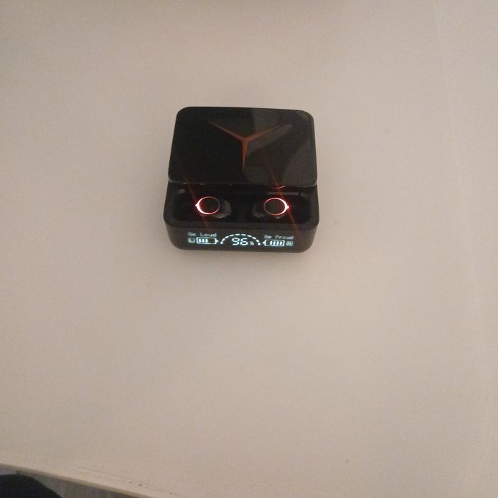 Vând căști wireless