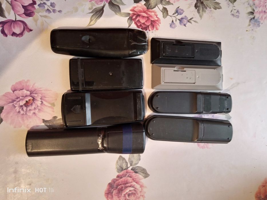 Пульты разные бу.