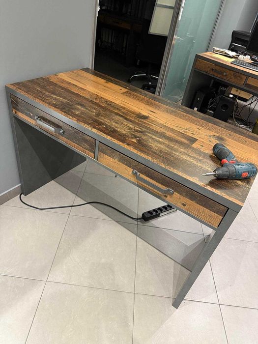 Модерно офис бюро