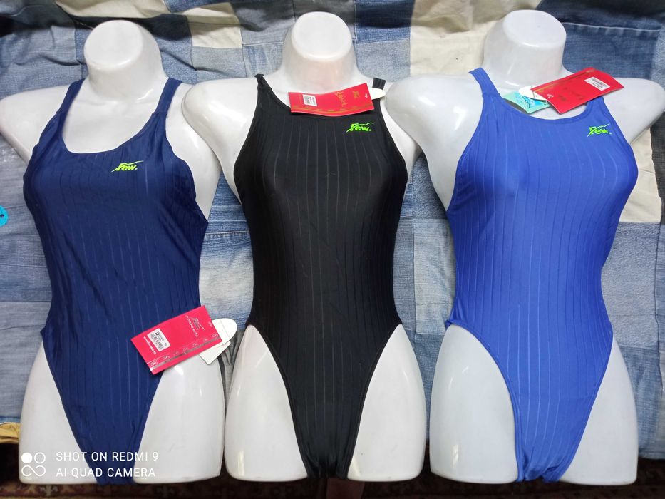 Купальники для бассейна.