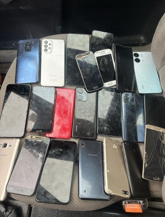 Пакупаем не рабочйи телефоны!!!Суга тускен блокка тускен экраны т.б