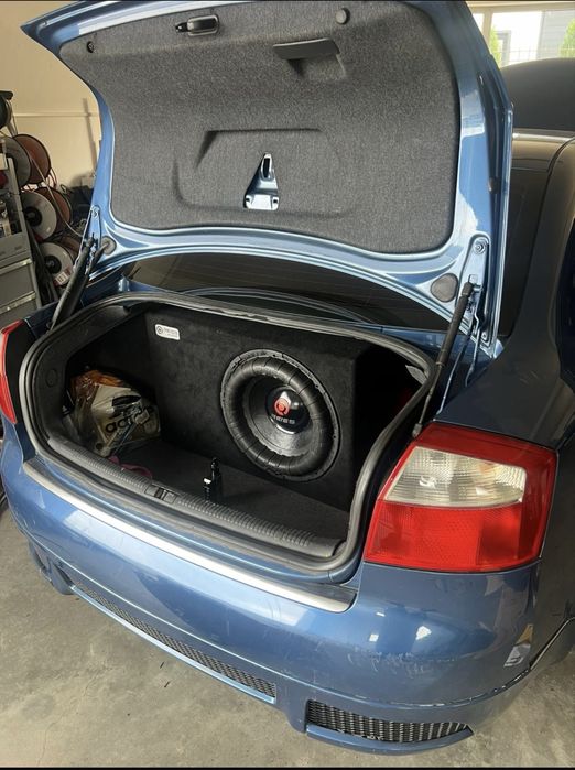 Audi A4 B6 Music Car