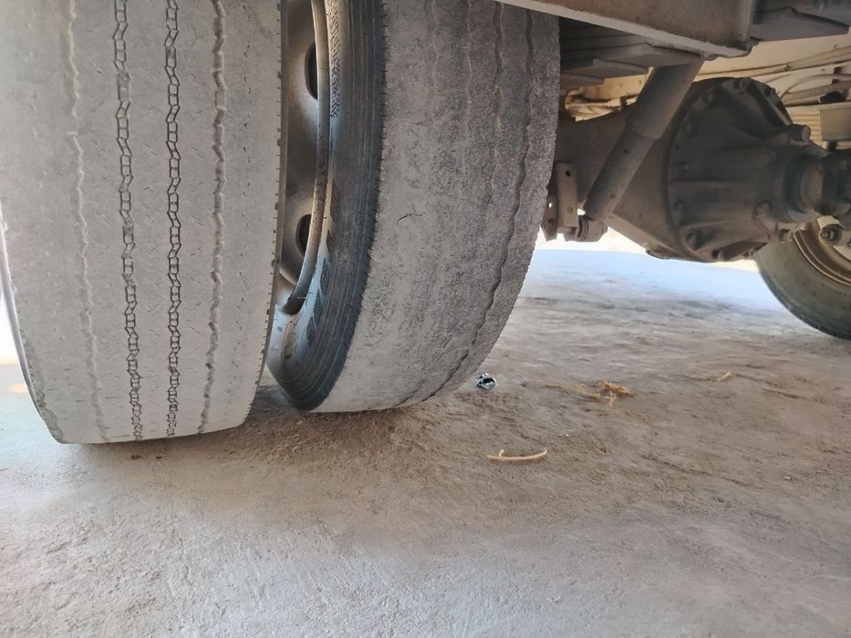 Isuzi avtobus...