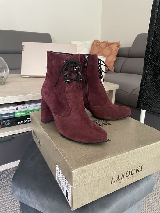 Боти естествен велур