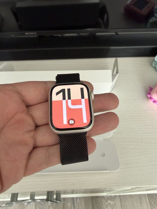 Apple watch series 8 41mm. Starlight aluminum case