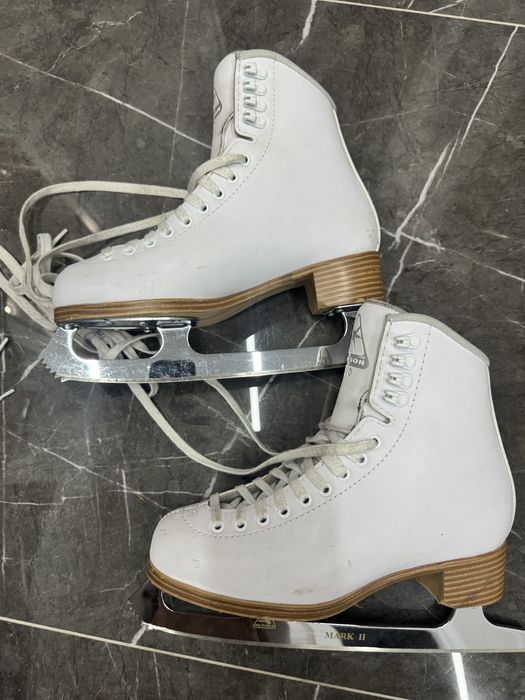 Коньки фигурные Jackson