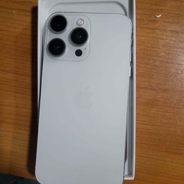 Продам Айфон xr в 16корпусе