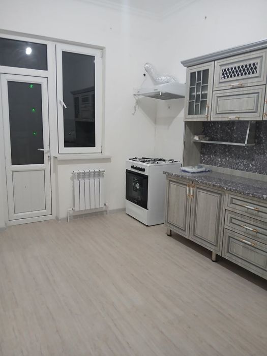 Срочна сотилади Яшнобод Олмос махалла 3/16/16. 70m²