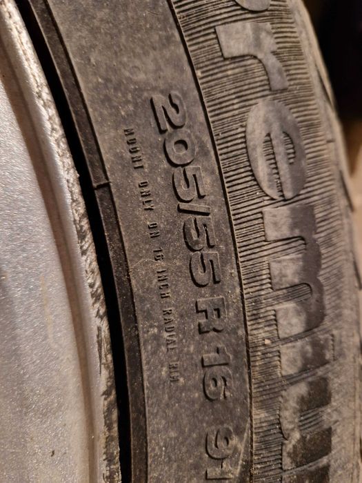 Vând jantă aluminiu 5 x 100 cu cauciuc