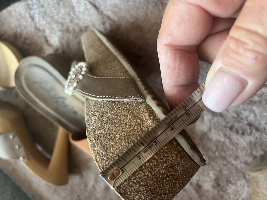 Saboti-papuci dn piele, marimea 37