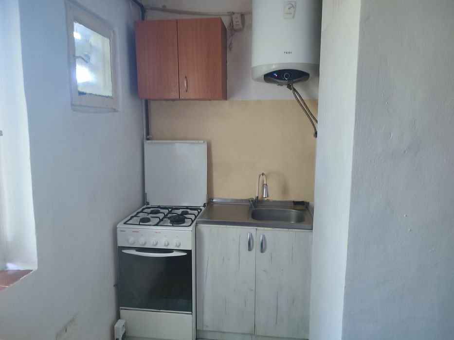 Închiriez garsonieră Sector 4