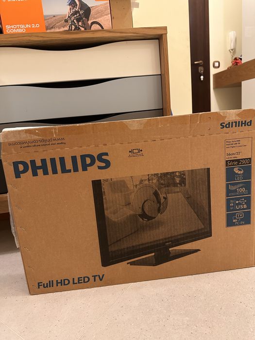 Телевизор Philips Full HD 22 инча