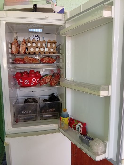 Artel xolodilnik sotiladi